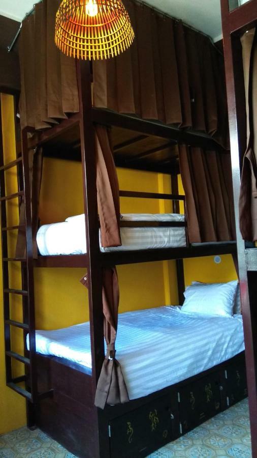 Long Feng Hostel Bangkok