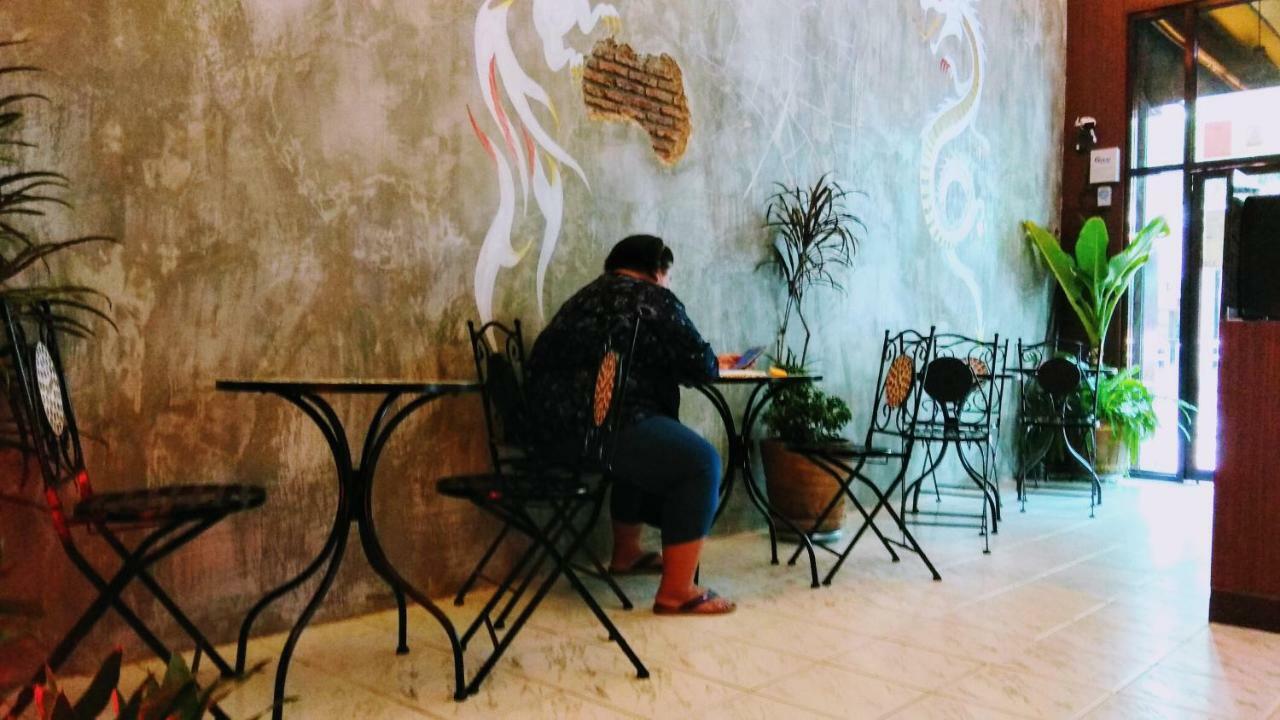 Hostel Long Feng *
