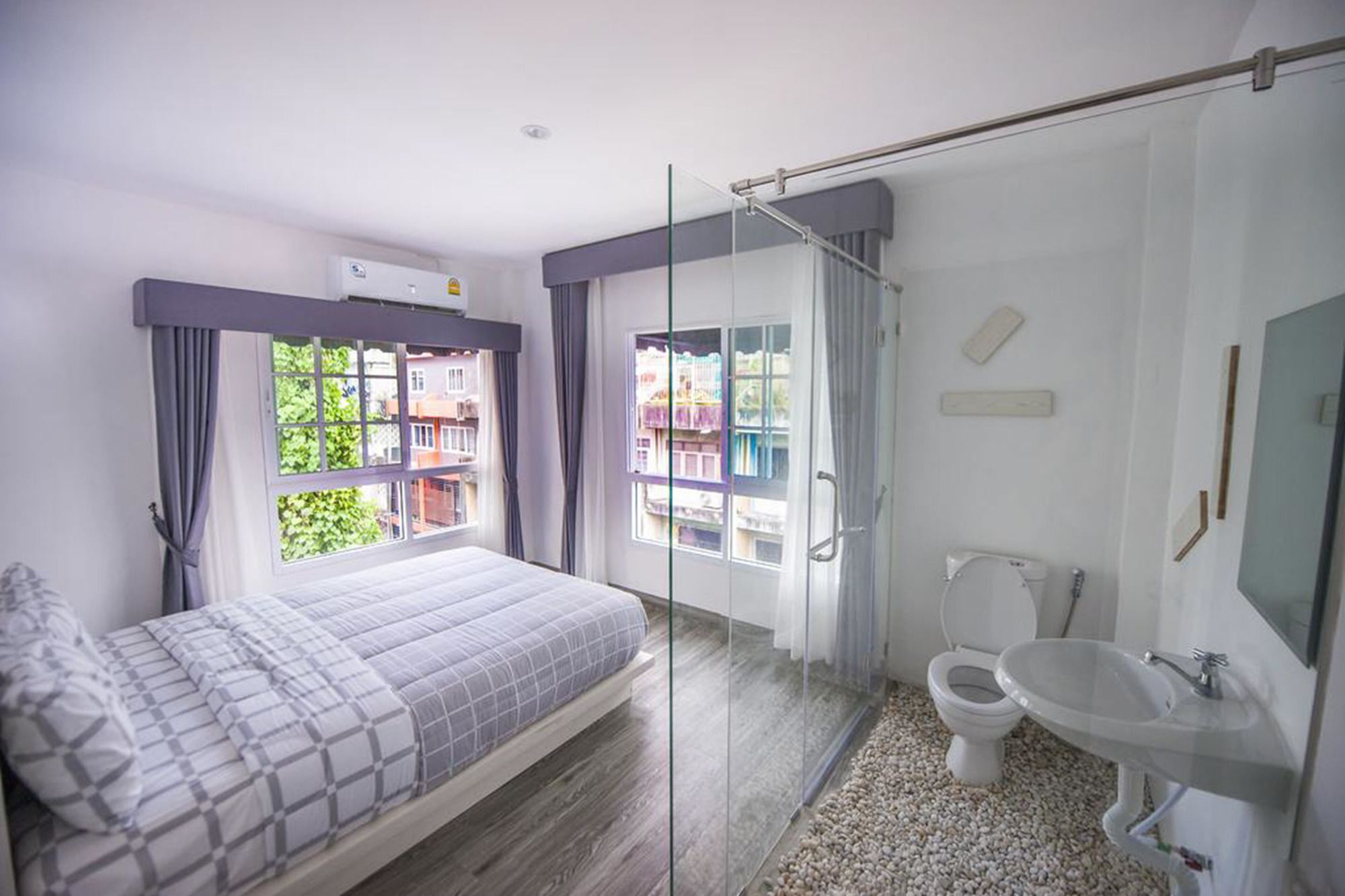 Hotel S7