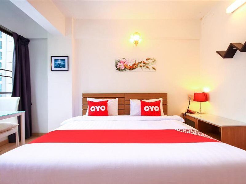 Crown Bts Nana Hotell 2*