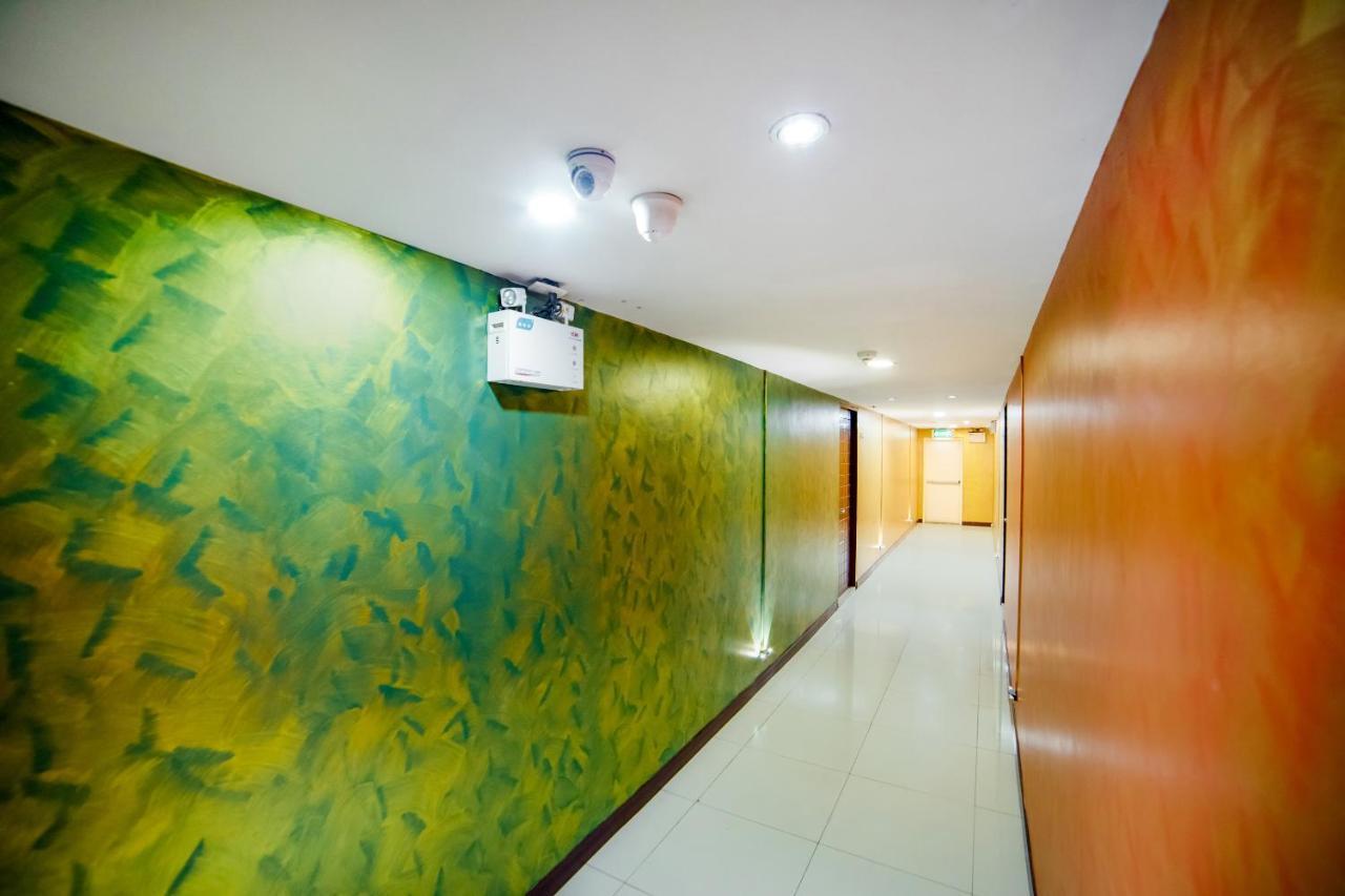Oyo 460 Int Place Hotell 2*