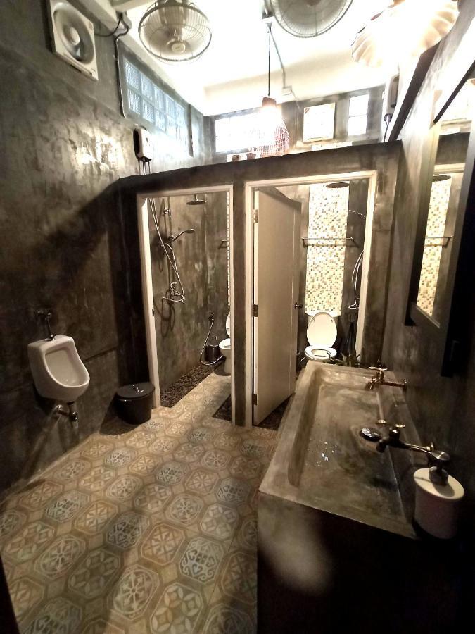 Long Feng Hostel
