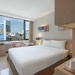 Vic 3 Bangkok Hotel