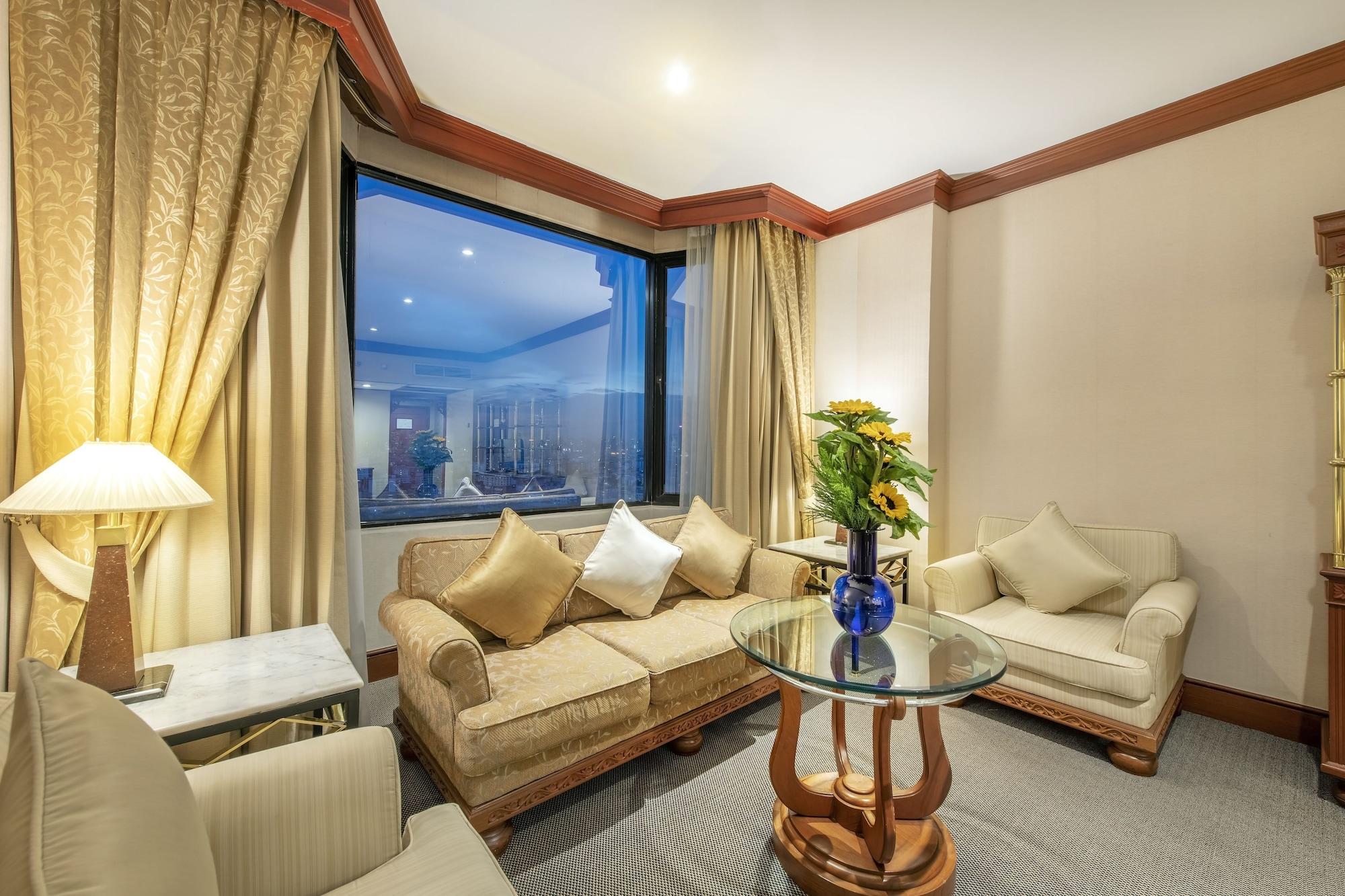 Ramada By Wyndham Chaophya Park Hotell