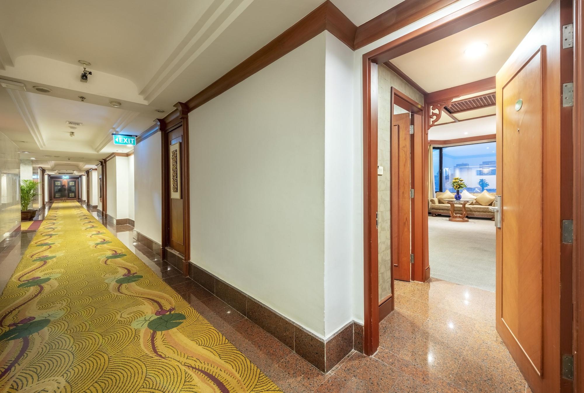 Hotell Ramada By Wyndham Chaophya Park 4*