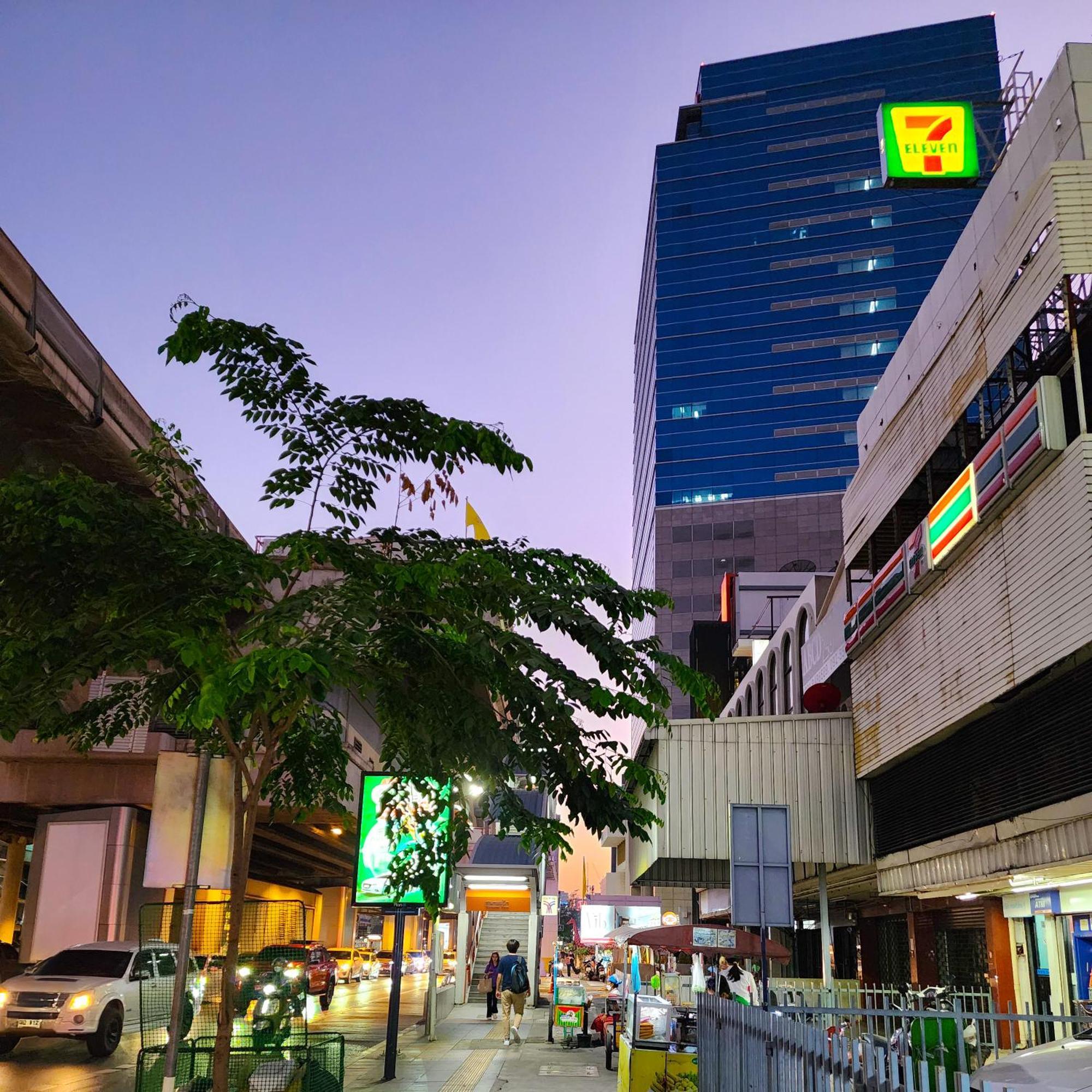 Vic 3 4* Banguecoque