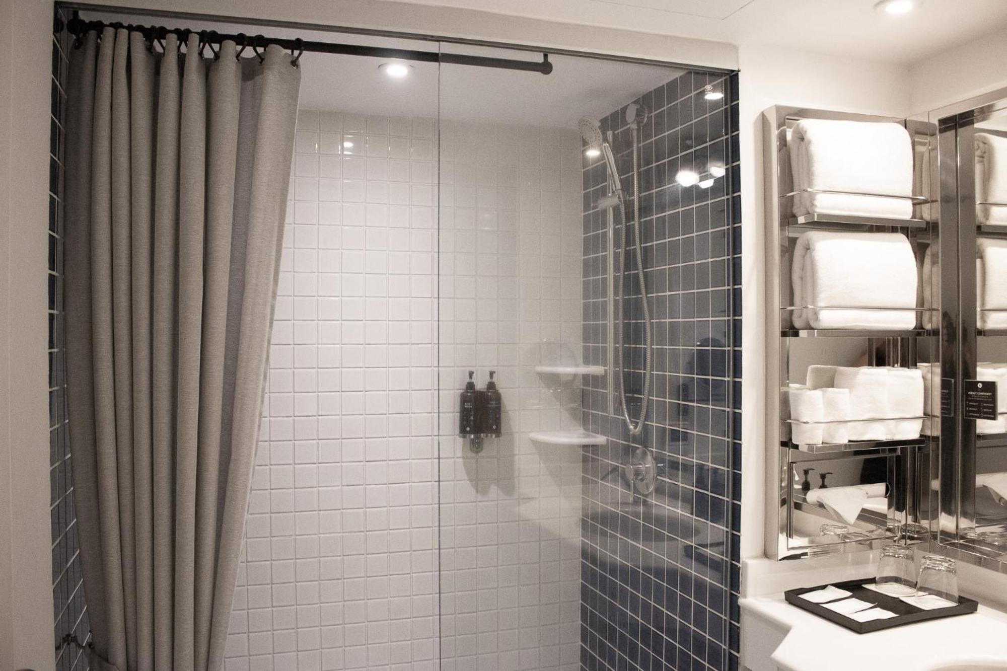 Night - Sukhumvit 15 Hotel 4*