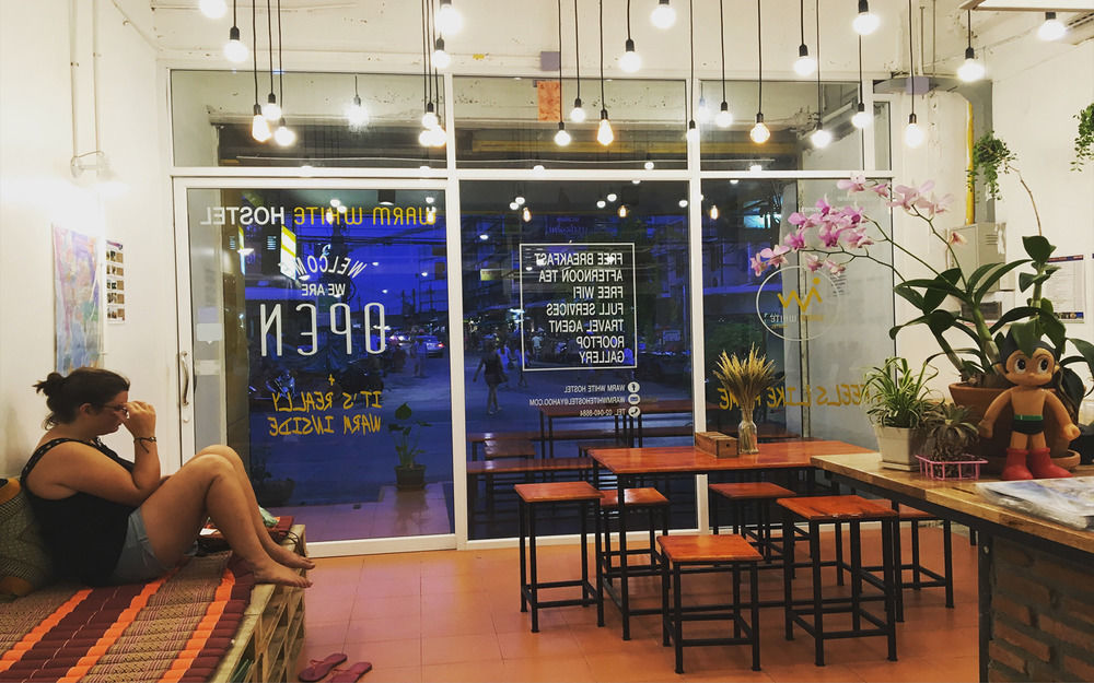 Warm White Hostel Bangkok