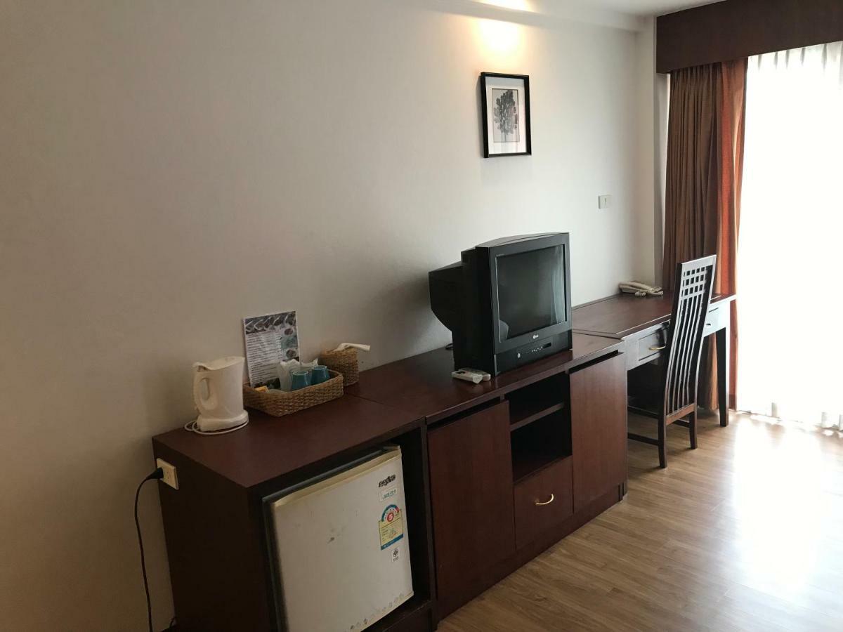 Floral Shire Suvarnabhumi Airport Hotel 3*