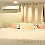 Ploen Bangkok Hostel - Adults Only