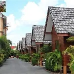 Khum Klao Teak Hut Resort