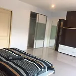 Atroom Hostel