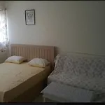 Room In Guest Room - Chan Kim Don Mueang Guest House Triple Room