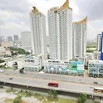 The Cloud Sky Rama9 : 1Br Wifi Pool Rca