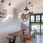 Salinsiri At Lat Krabang