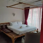 Lin Poshtel 林