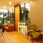 Wealth 30th Apartamentos