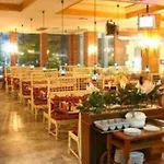 13 Coins Airport Hotel Ngam Wong Wan - Domestic