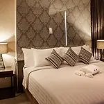 Arcadia Residence Ploenchit By Compass Hospitality