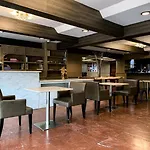 Watana Hotel