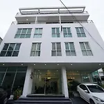 Roomquest Bangkok Sukhumvit 50