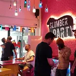 Slumber Bangkok Soi 1