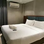 Homie Hostel & Cafe