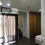 Rod Fai Fah Apartment