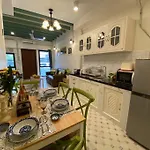 1 Min Walk To Bts, 3 Bed 3 Bath, Entire House
