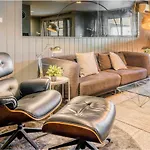 Laid Back Bangkok Living In A Retro Chic Retreat