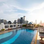 Zenith Sukhumvit Hotel