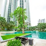 3 Bed Rooms 2 Bath Rooms Unit Near Jodd Fair Market