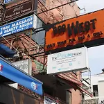 The Pillow Hostel Khaosan