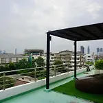 Hip & Funky Sathon15 Apartment Close To Bts St Louis