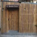 Private Full-Floor Spacious 5Br In China Town