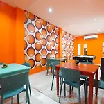 Roomquest Hotel Pratunam