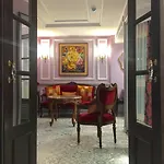 Sara\'S Hotel