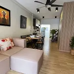 Private House With Pagoda View, Near Grand Palace