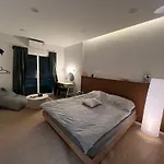 Huai Khwang Fullmoon House__City Center Family Holiday Experience