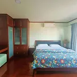 Comfy Apartment With Pool In Central Bangkok