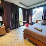 Baan Wualamphong บ้านวัวลำพอง