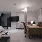 Single House 5Br Parking And Kitchen In Sukhumvit49-1