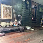 Chest\'S Place