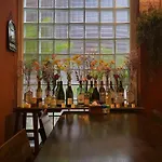 Baan Glang Soi Restaurant & Guesthouse