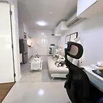 Exclusive Modern Apt - Ultra Fast Wifi - Thong Lo