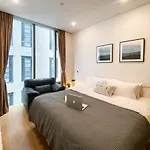 Transquil Residents 65 Sqm - Ultra Fast Wifi - Silom