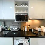 2Br Modern Comfort At Vibrant Asok Bts Station