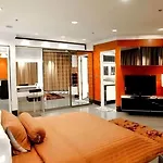Large Asoke Central 2500Sqft Apartment Sleeps Up To 10
