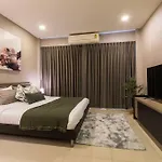 Bkk Sukumvit71 1 Bed 2 Bath 1 Living 1 Kitchen