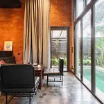 Luxury Pool Villa With Jacuzzi & Lift By Thonglor